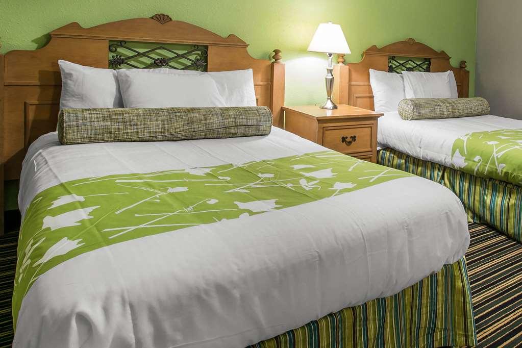 Rodeway Inn & Suites Winter Haven Chain Of Lakes Ruang foto