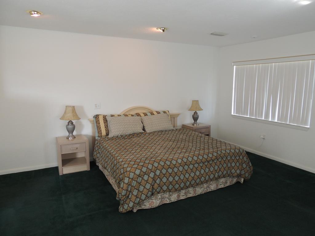 Rodeway Inn & Suites Winter Haven Chain Of Lakes Ruang foto