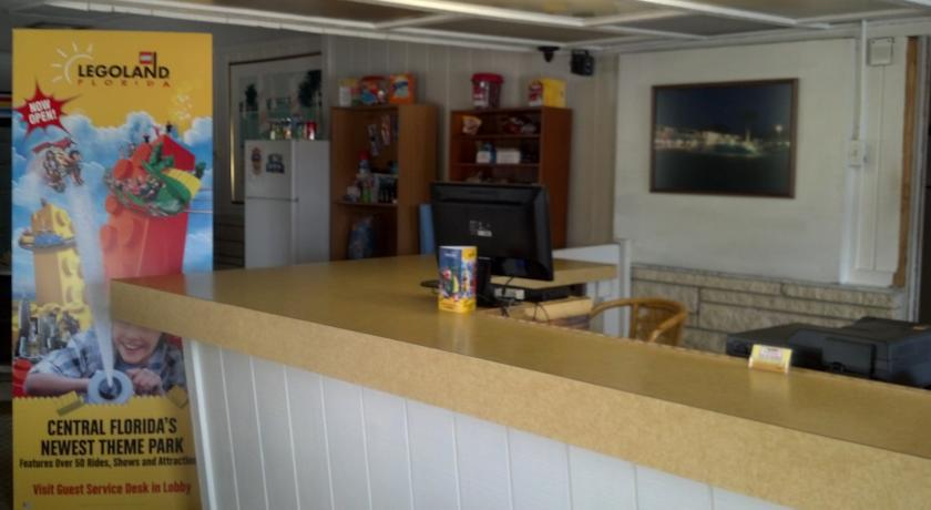 Rodeway Inn & Suites Winter Haven Chain Of Lakes Bagian luar foto