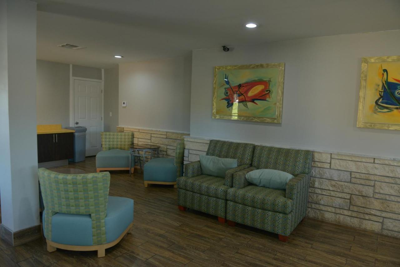 Rodeway Inn & Suites Winter Haven Chain Of Lakes Bagian luar foto