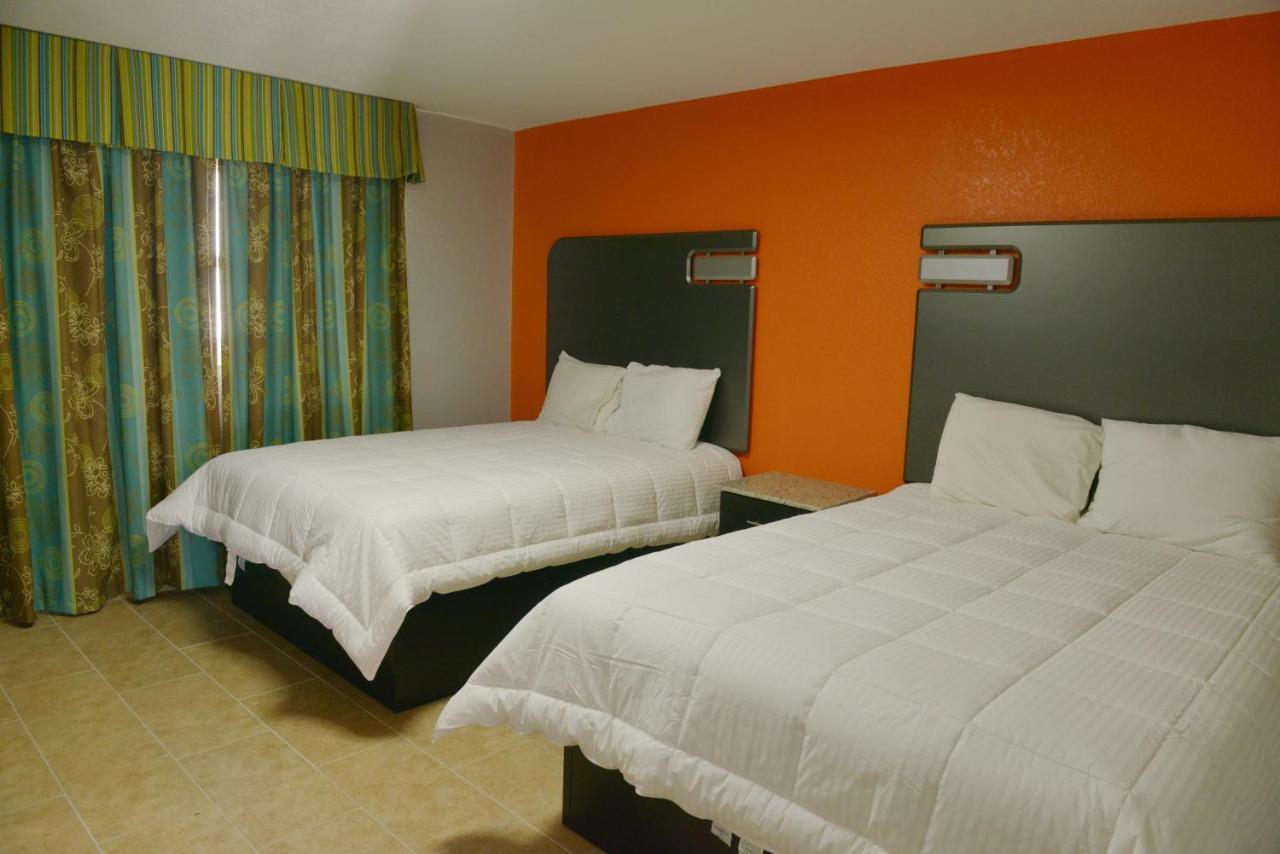 Rodeway Inn & Suites Winter Haven Chain Of Lakes Bagian luar foto